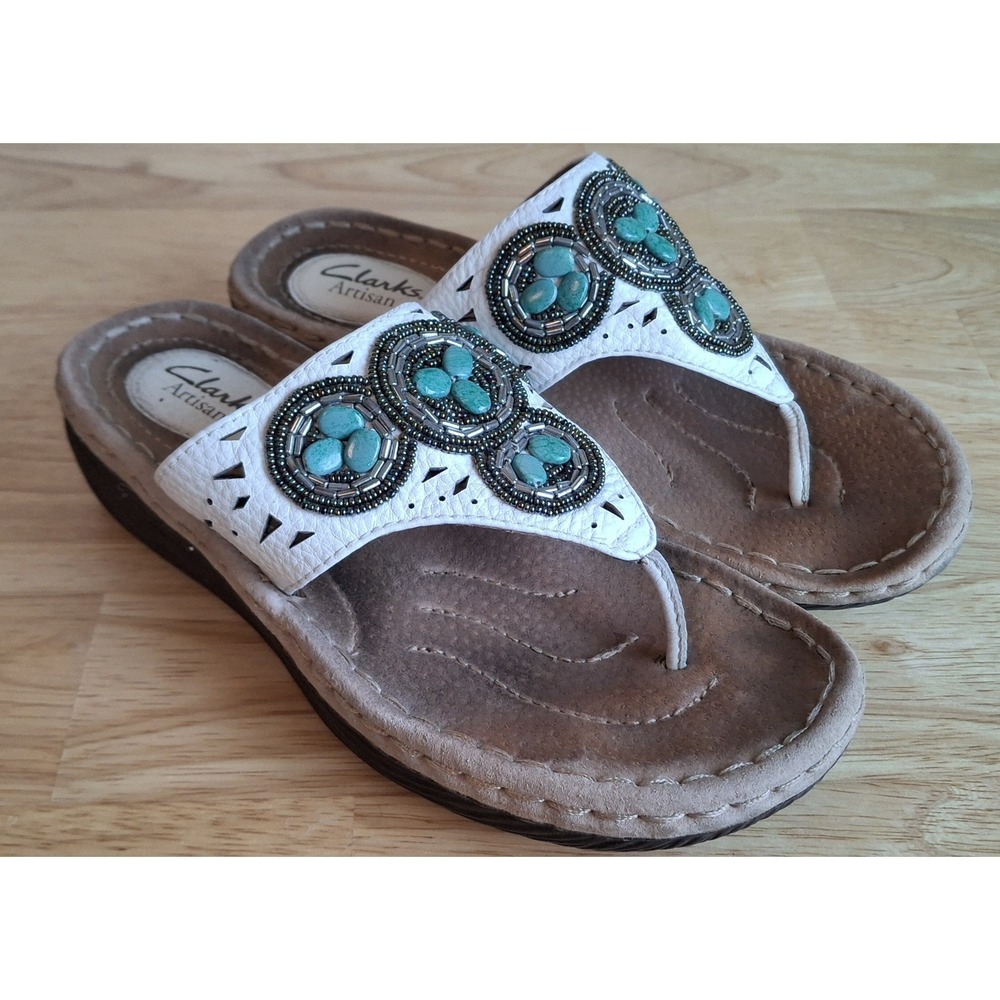 Clarks Artisan 6M White Beaded Flip Flop Sandals Turquoise Silver Accents